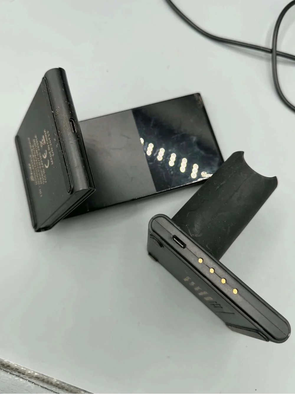 Seneo 3-in-1 magnetic wireless charging station for Apple products